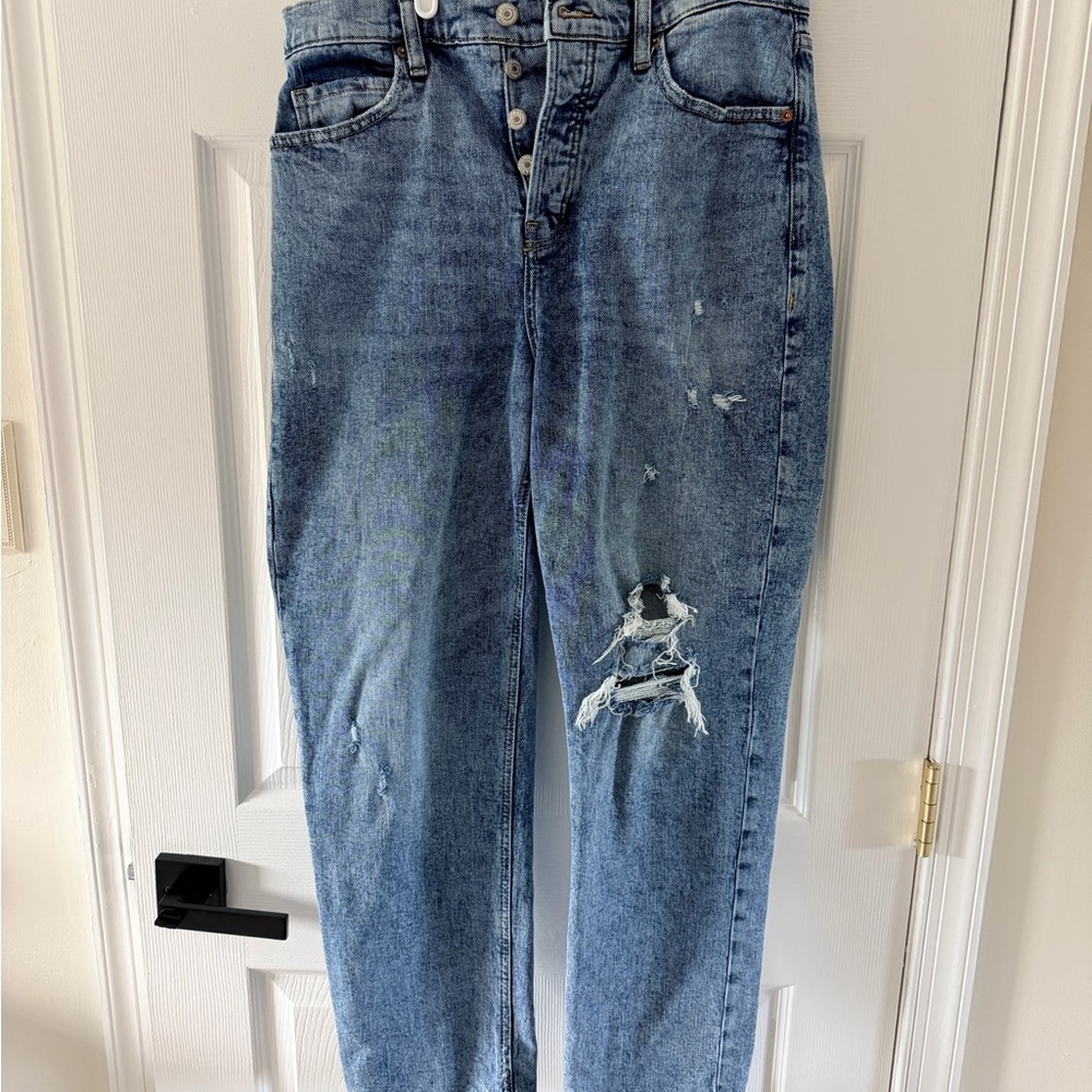 Old Navy Light Blue Distressed Hi Rise Straight LegJeans
